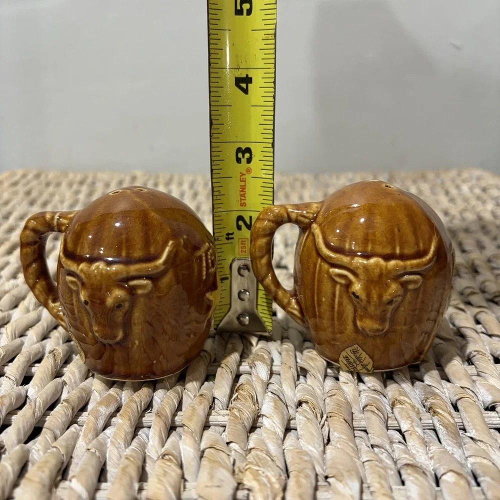 Vintage Texas Souvenir Salt & Pepper Shakers Longhorn Oil Well‎ Thrifco Japan